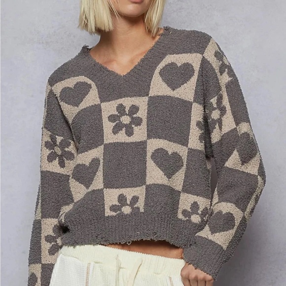 NIP POL ghost grey / beige v neck heart & floral checkered chenille Sweater L - Picture 1 of 5